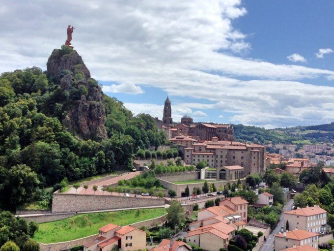 Transfert LE PUY EN VELAY / Aéroport Lyon 200 € TTC