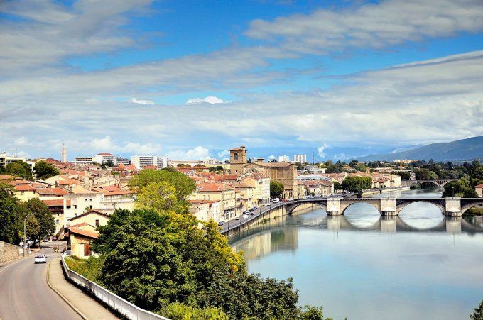 Transfert VTC Romans sur Isère / Aéroport Lyon Saint Exupéry