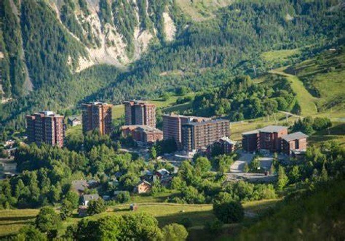 Transfert VTC Le Corbier / Aéroport Lyon Saint Exupéry