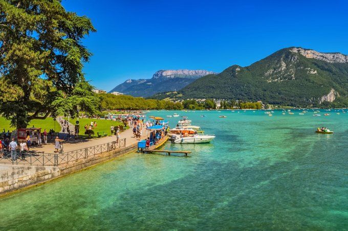 Transfert VTC Annecy / Aéroport Lyon Saint Exupéry